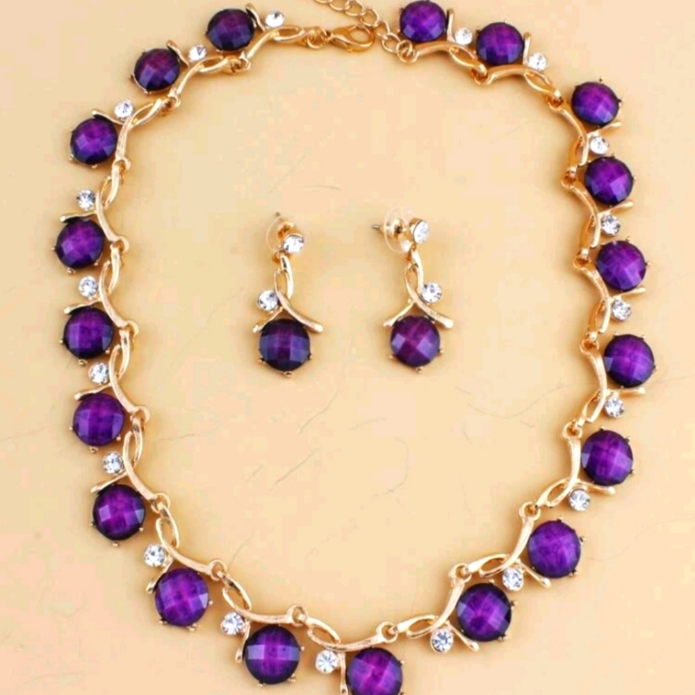 Beautiful neckpiece